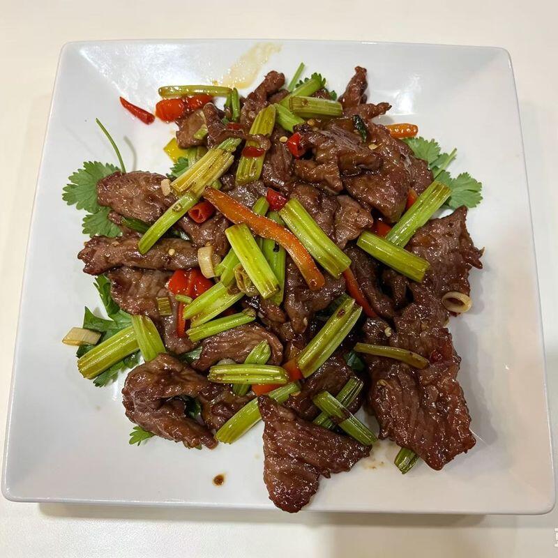 B6. Shredded Beef With Celery
