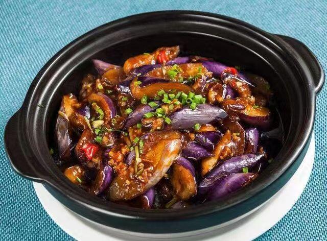 K8. Eggplant & Pork Stone Pot